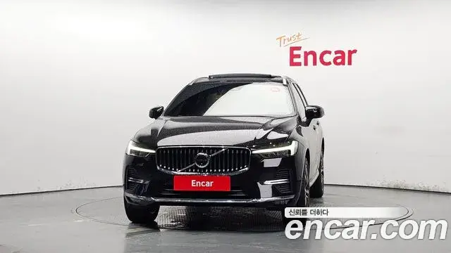 Volvo XC60 2022 — Фото 3/20