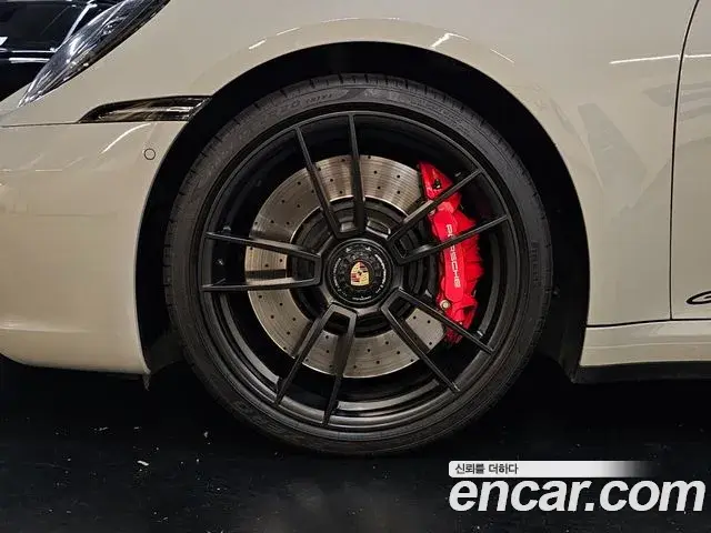 Porsche 911 2022 — ფოტო 2/20