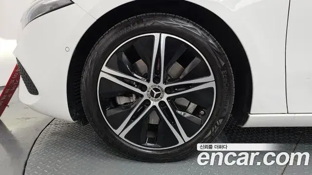 Mercedes-Benz A-Class 2024 — Photo 16/30