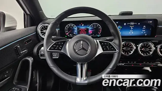 Mercedes-Benz A-Class 2024 — Photo 12/30