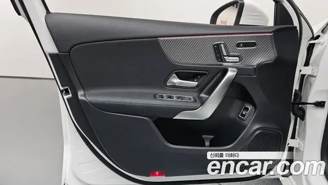 Mercedes-Benz A-Class 2024 — Photo 11/30