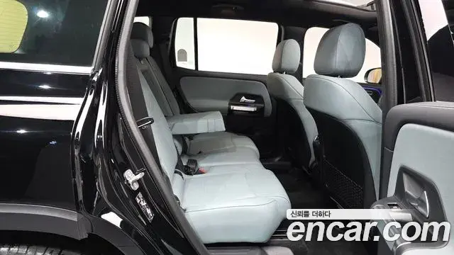 Mercedes-Benz GLB-Class 2025 — Şəkil 13/33