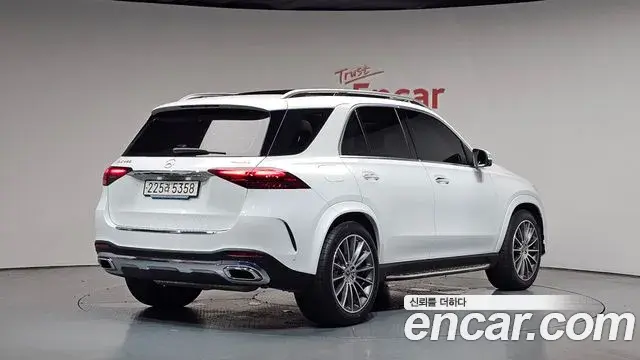 Mercedes-Benz GLE-Class 2025 — Photo 17/39