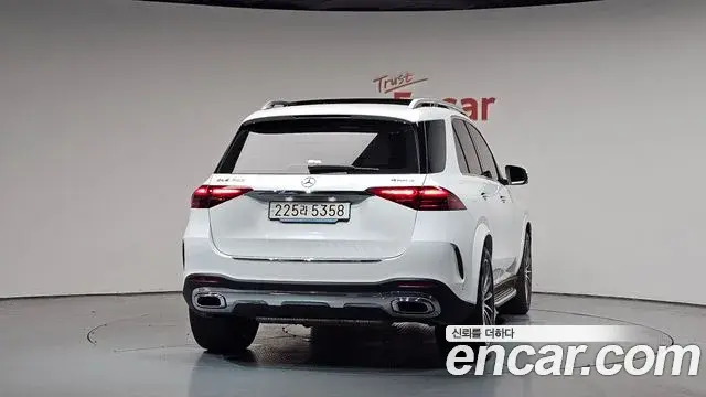 Mercedes-Benz GLE-Class 2025 — Photo 25/39