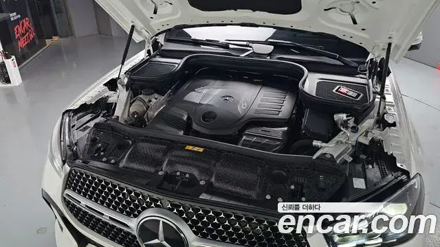 Mercedes-Benz GLE-Class 2025 — Photo 12/39