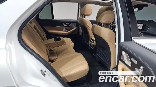 Mercedes-Benz GLE-Class 2025 — Photo 21/39