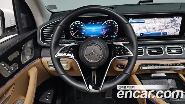 Mercedes-Benz GLE-Class 2025 — Photo 33/39