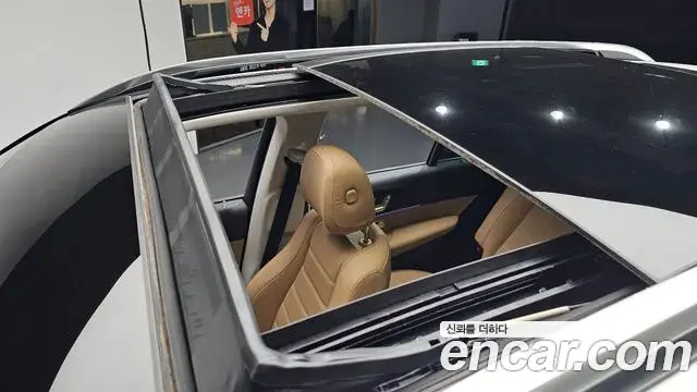 Mercedes-Benz GLE-Class 2025 — Photo 16/39