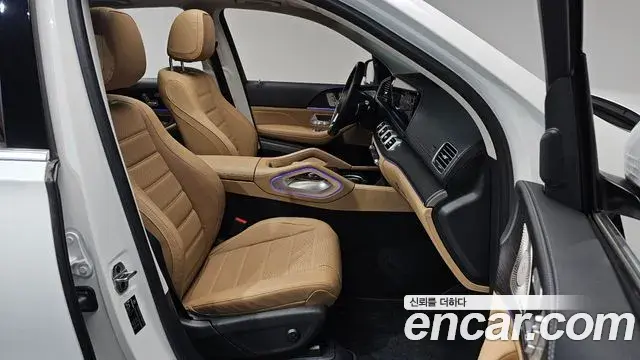 Mercedes-Benz GLE-Class 2025 — Photo 39/39