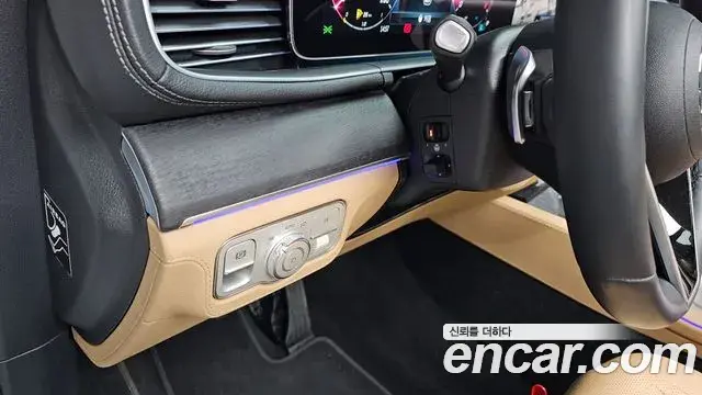 Mercedes-Benz GLE-Class 2025 — Photo 14/39