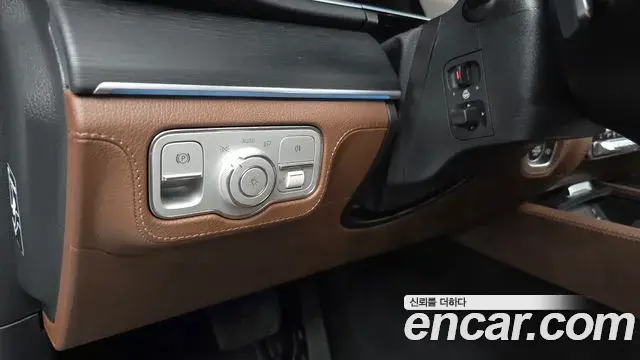 Mercedes-Benz GLE-Class 2025 — Şəkil 24/35