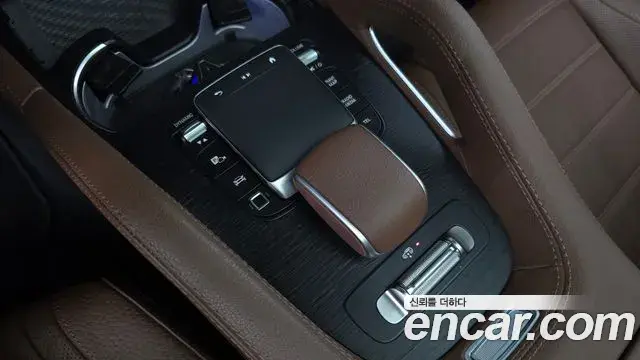 Mercedes-Benz GLE-Class 2025 — Şəkil 32/35