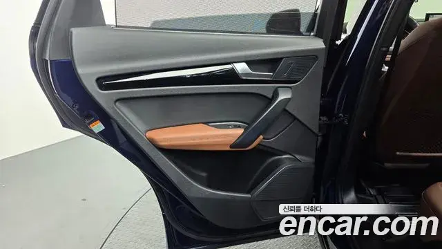 Audi Q5 2022 — Photo 24/35