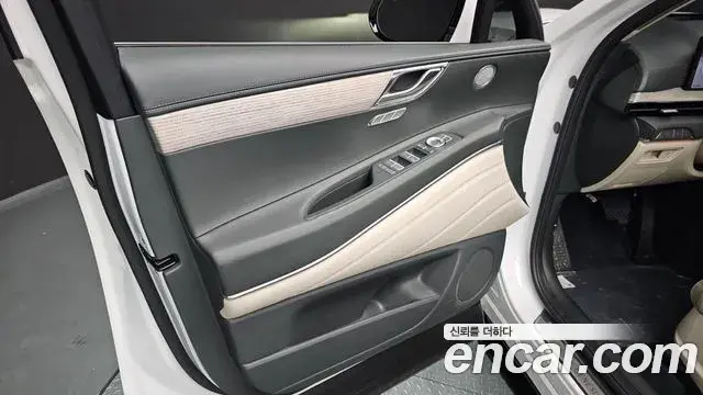 Genesis GV80 2025 — ფოტო 23/32