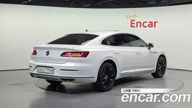 Volkswagen Arteon 2019 — Şəkil 24/35