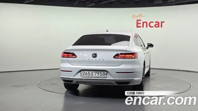 Volkswagen Arteon 2019 — Şəkil 30/35