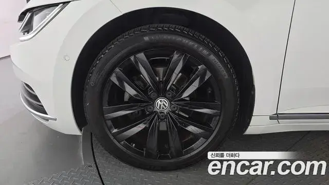 Volkswagen Arteon 2019 — Şəkil 19/35