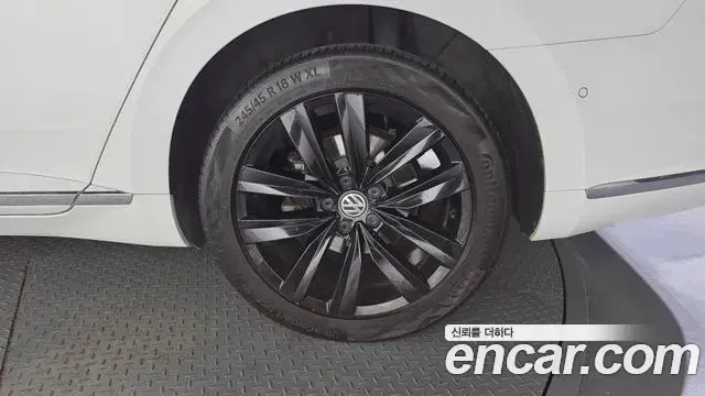 Volkswagen Arteon 2019 — Şəkil 23/35