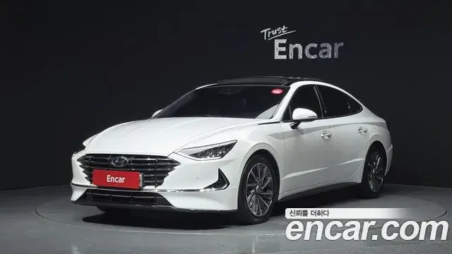 Hyundai Sonata 2019 — Фото 1/20