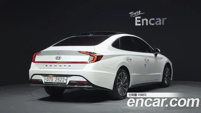 Hyundai Sonata 2019 — Фото 2/20