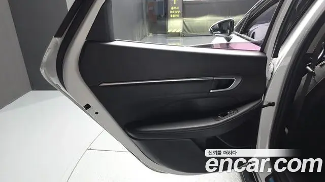 Hyundai Sonata Hybrid 2019 — ფოტო 16/33