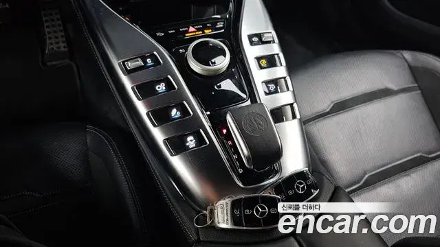 Mercedes-Benz AMG GT 2019 — Фото 9/20