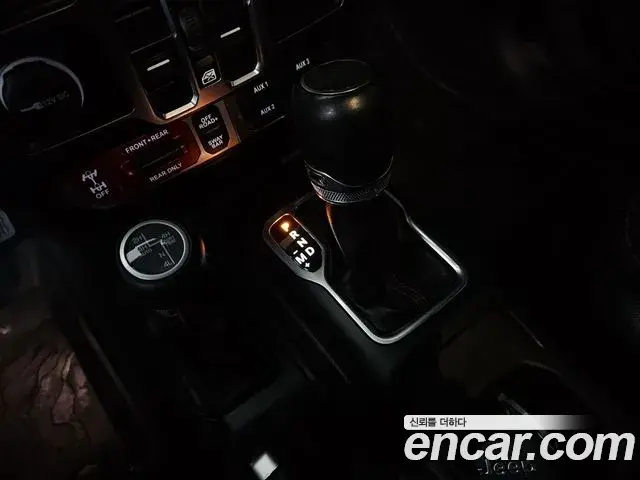 Jeep Gladiator 2023 — Photo 17/20