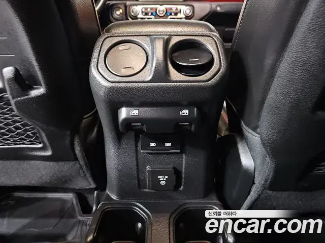 Jeep Gladiator 2023 — Photo 14/20