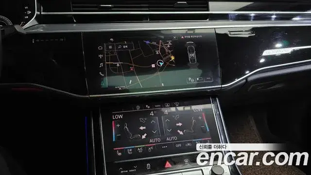 Audi A8 2021 — Фото 13/20