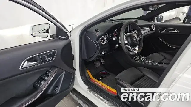 Mercedes-Benz GLA-Class 2018 — Şəkil 4/30