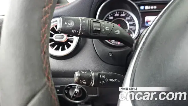 Mercedes-Benz GLA-Class 2018 — Şəkil 7/30