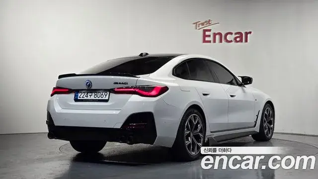 BMW 4 Series 2024 — Photo 23/34