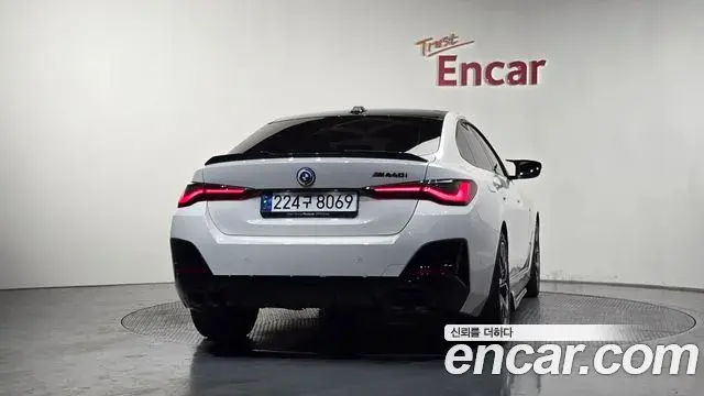 BMW 4 Series 2024 — Photo 18/34