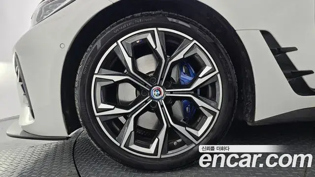 BMW 4 Series 2024 — Photo 32/34