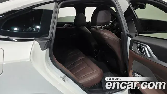BMW 4 Series 2024 — Photo 30/34
