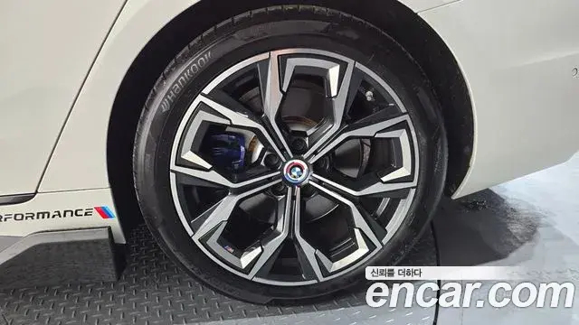 BMW 4 Series 2024 — Photo 27/34