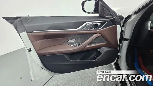 BMW 4 Series 2024 — Photo 26/34