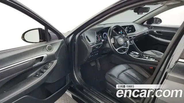Hyundai Sonata 2021 — Фото 8/20