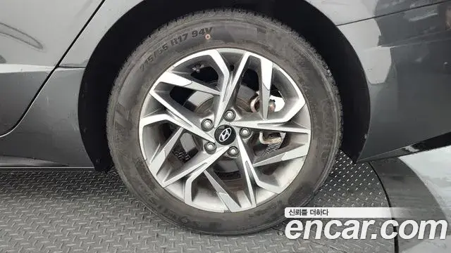 Hyundai Sonata Hybrid 2021 — Photo 8/30