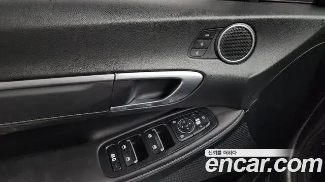 Hyundai Sonata Hybrid 2021 — Photo 20/30