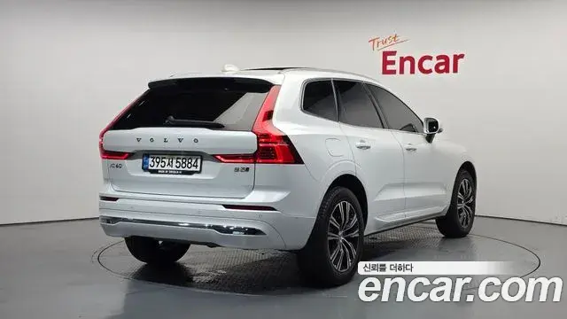 Volvo XC60 2022 — Фото 2/20