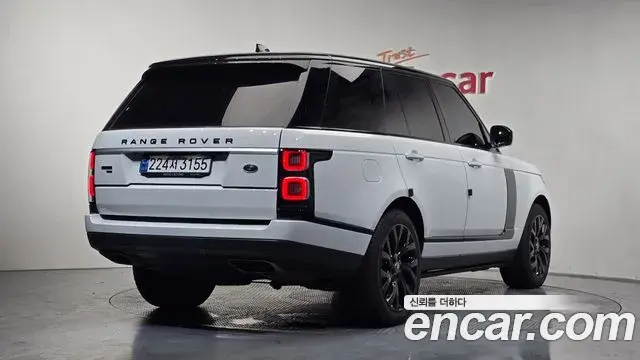 Land Rover Range Rover 2022 — Photo 1/20