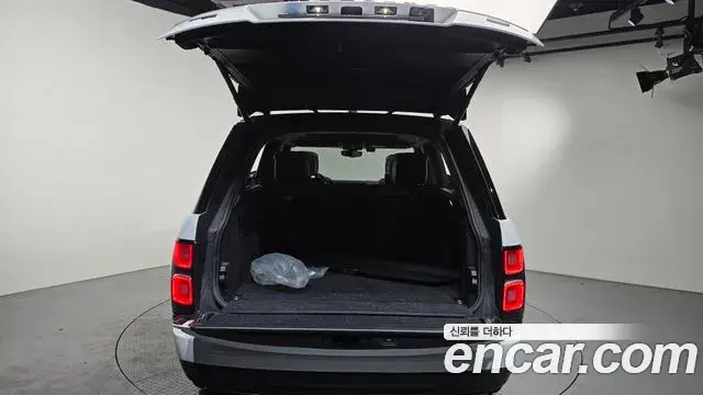 Land Rover Range Rover 2022 — Photo 9/20