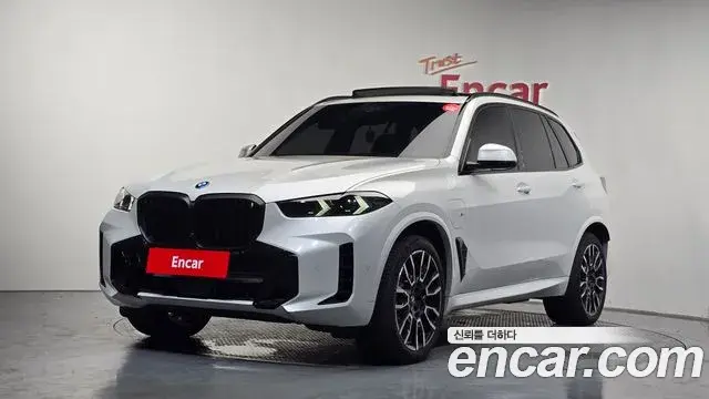 BMW X5 2025 — Фото 1/20