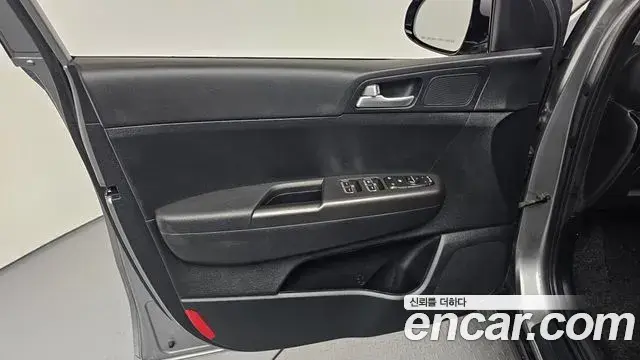 Kia Sportage The Bold 2021 — ფოტო 24/30