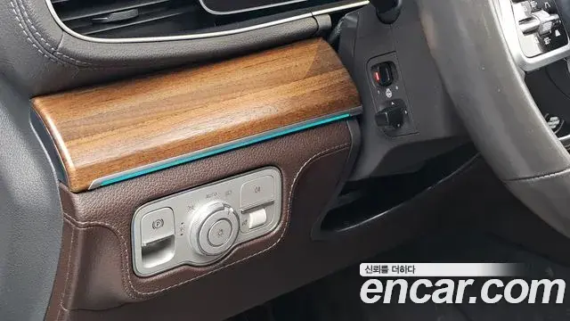 Mercedes-Benz GLE-Class 2020 — Şəkil 10/30