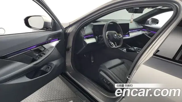 BMW 5 Series 2025 — Photo 10/20