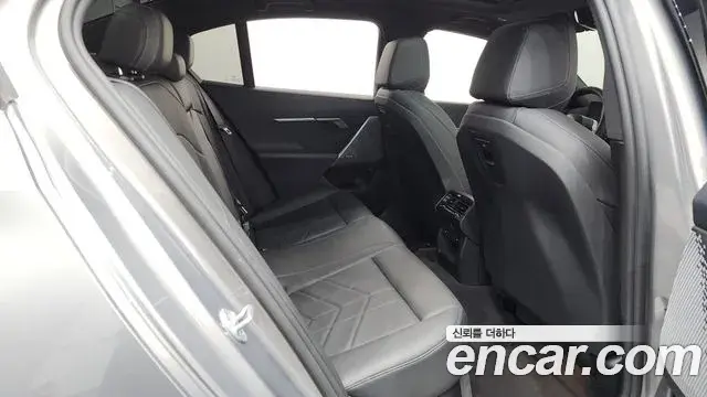 BMW 5 Series 2025 — Photo 11/20