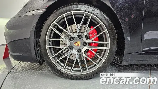 Porsche 911 2024 — Photo 27/35
