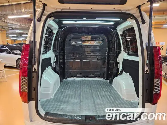 Hyundai Staria 2026 — Şəkil 11/20